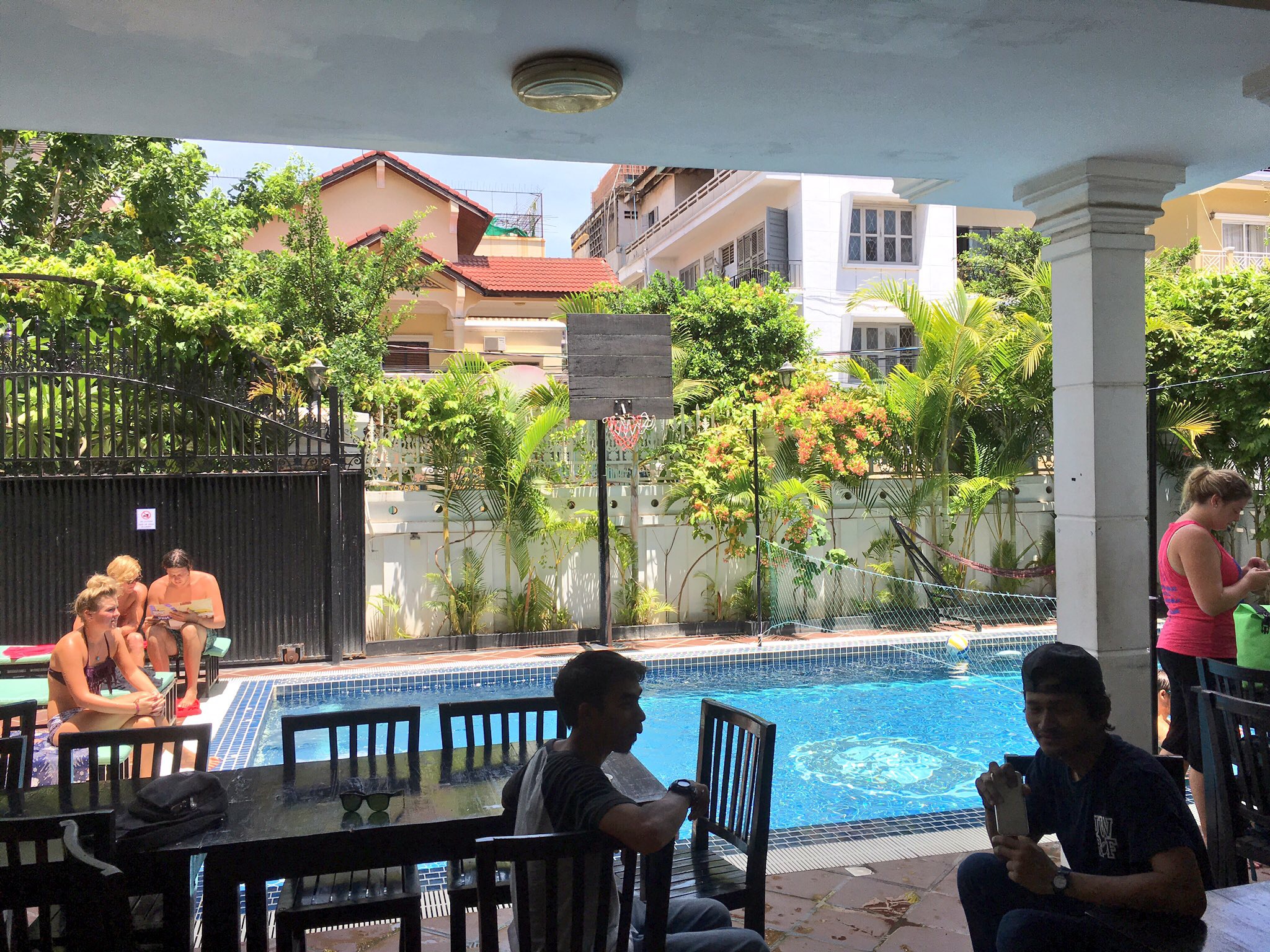 カンボジアのプール付きゲストハウス